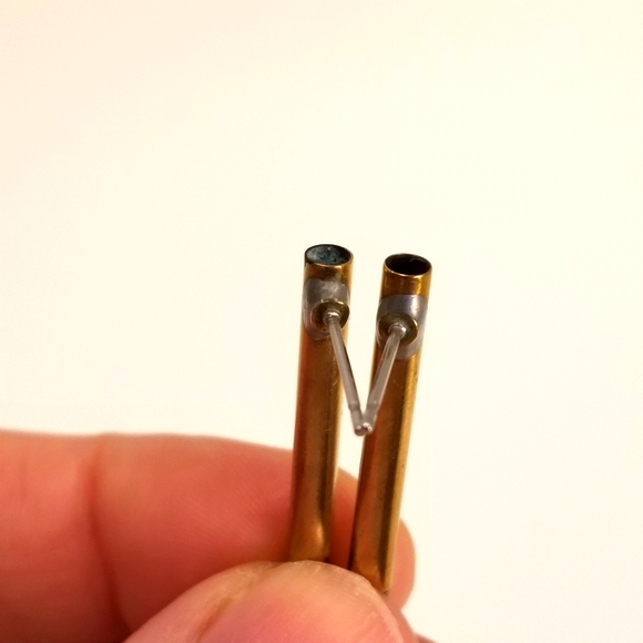 ✅Bloomingdales Gold Long Linear Snake Chain Post Earrings - Picture 7 of 12